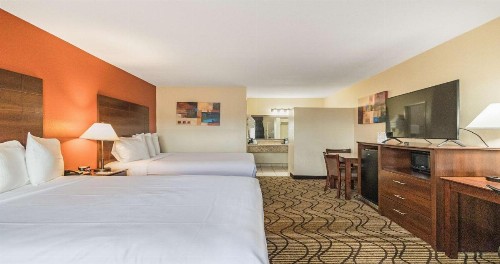 Best Western Roseville Inn - image 11