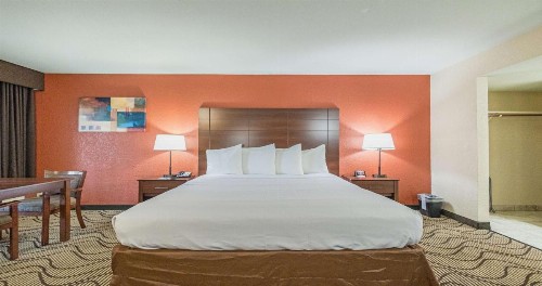 Best Western Roseville Inn - image 13