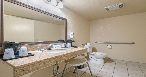 Best Western Roseville Inn - image 15