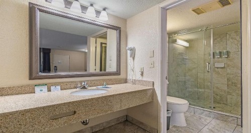 Best Western Roseville Inn - image 24