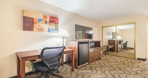 Best Western Roseville Inn - image 25