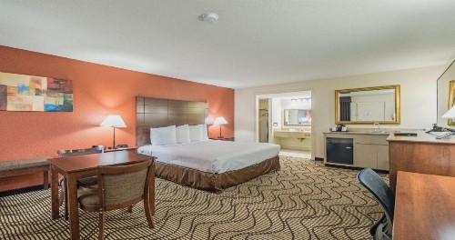 Best Western Roseville Inn - image 27