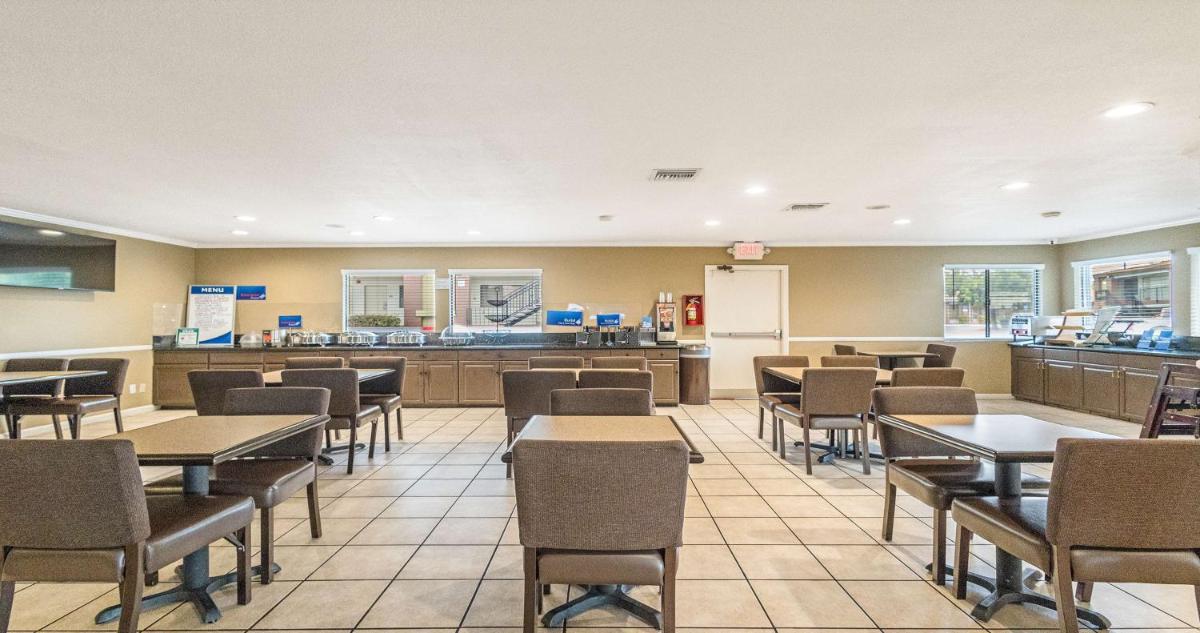 Best Western Roseville Inn - image 4