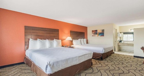 Best Western Roseville Inn - image 6