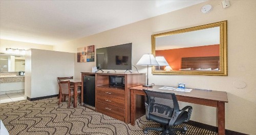 Best Western Roseville Inn - image 8