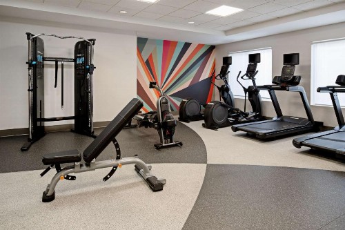 Hilton Garden Inn Roseville - image 12
