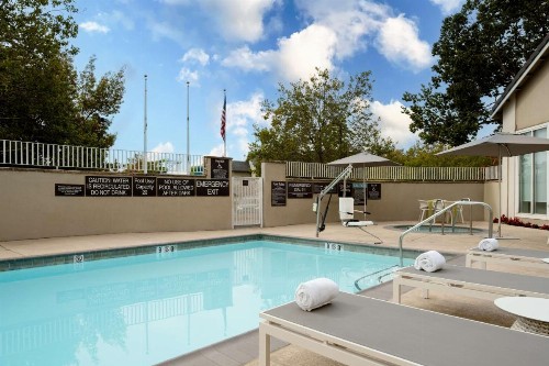 Hilton Garden Inn Roseville - image 14