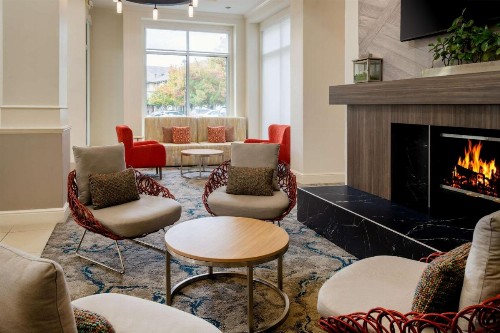 Hilton Garden Inn Roseville - image 20