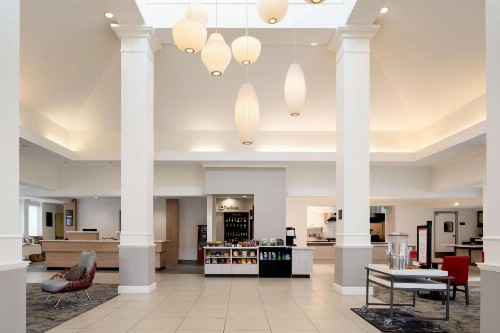 Hilton Garden Inn Roseville - image 3