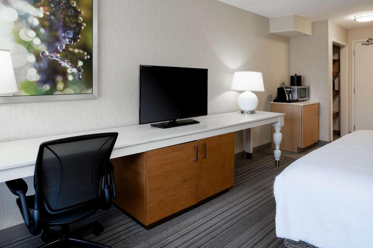 Hilton Garden Inn Roseville - image 4