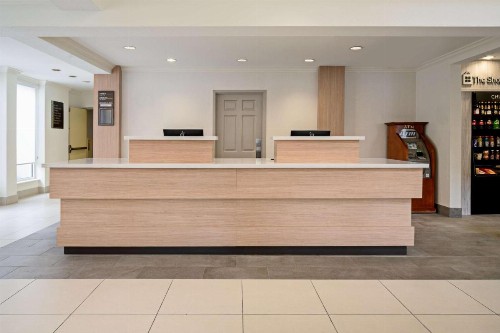 Hilton Garden Inn Roseville - image 41