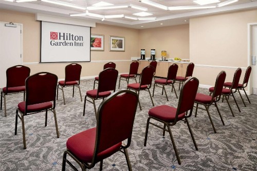 Hilton Garden Inn Roseville - image 42