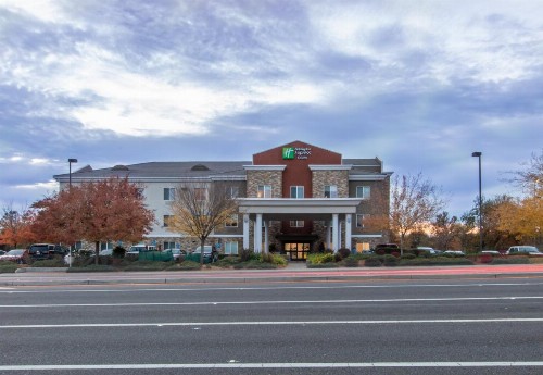 Holiday Inn Express Hotel & Suites Roseville - Galleria Area an IHG Hotel