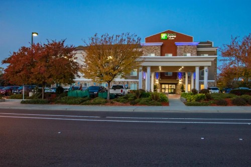 Holiday Inn Express Hotel & Suites Roseville - Galleria Area an IHG Hotel - image 15