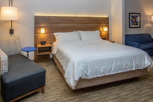 Holiday Inn Express Hotel & Suites Roseville - Galleria Area an IHG Hotel - image 35