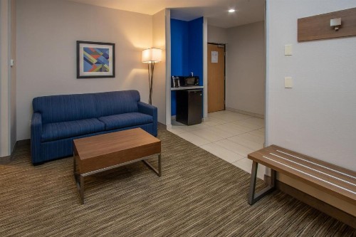 Holiday Inn Express Hotel & Suites Roseville - Galleria Area an IHG Hotel - image 38