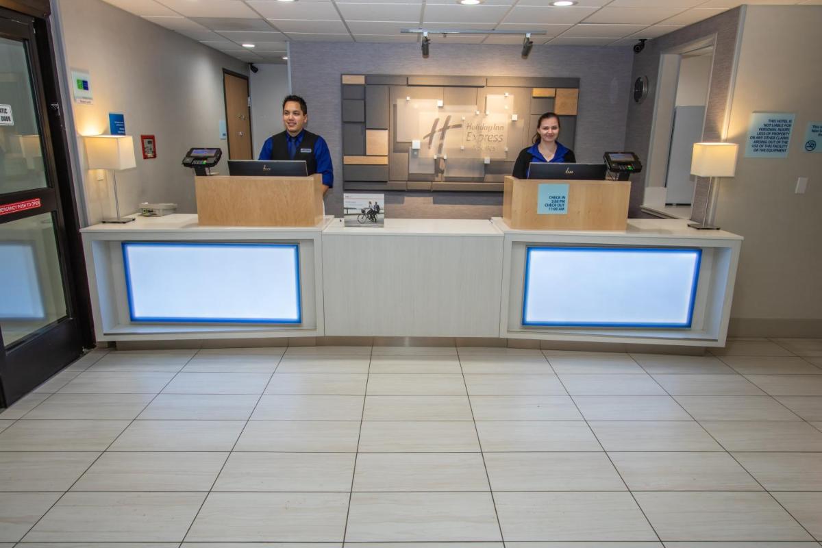 Holiday Inn Express Hotel & Suites Roseville - Galleria Area an IHG Hotel - image 6