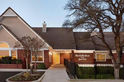 Residence Inn by Marriott Roseville - image 2