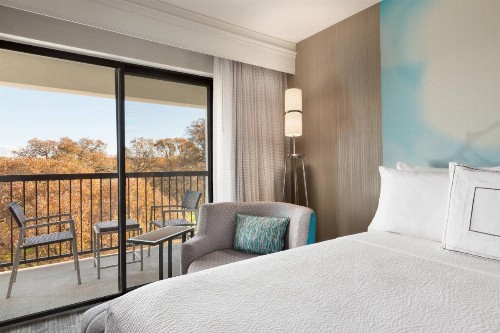 Courtyard by Marriott Roseville - image 10