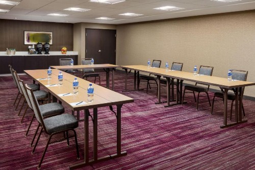 Courtyard by Marriott Roseville - image 3
