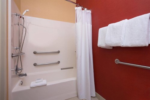 Courtyard by Marriott Roseville - image 5