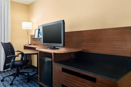 Fairfield Inn Roseville - image 17