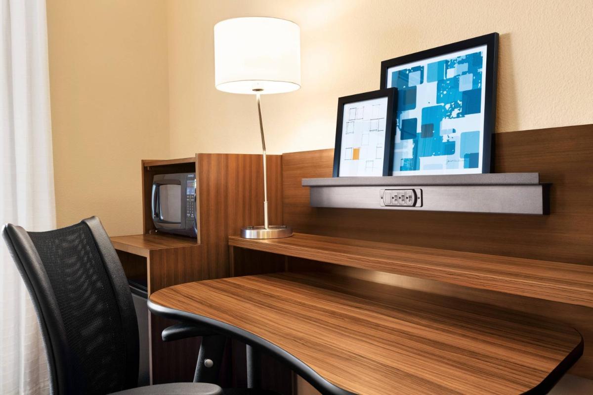 Fairfield Inn Roseville - image 2