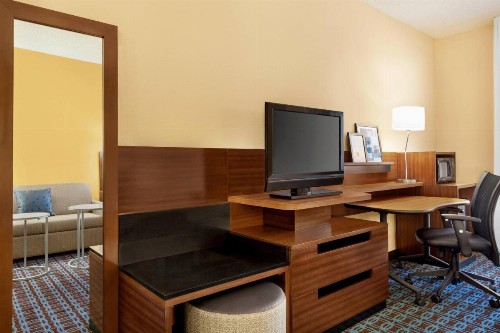 Fairfield Inn Roseville - image 8