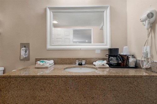 Heritage Inn Express Roseville - image 11