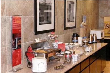 Hampton Inn And Suites Roseville - image 6