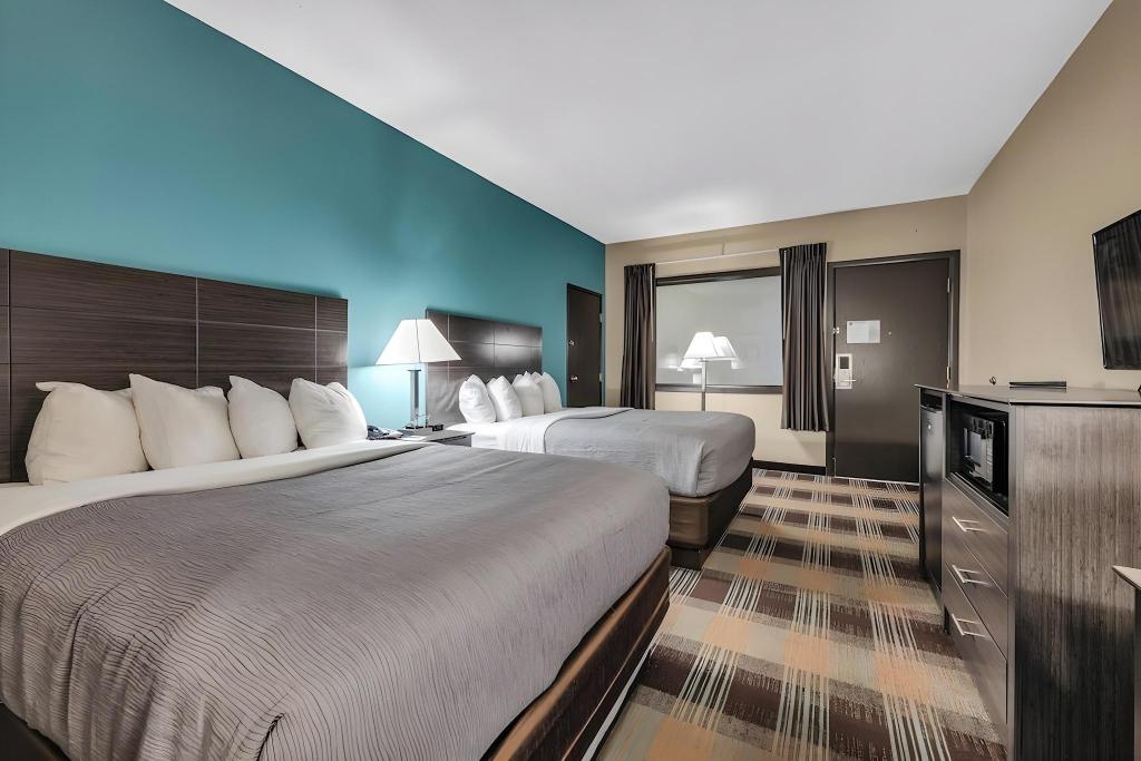 Quality Inn - image 2