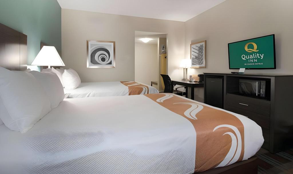 Quality Inn - image 4