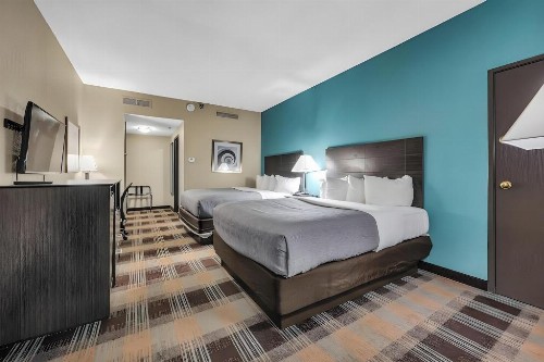 Quality Inn - image 7
