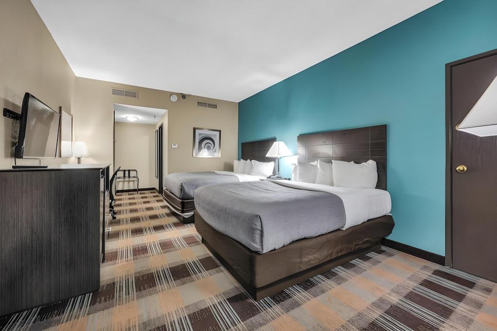 Quality Inn - image 7