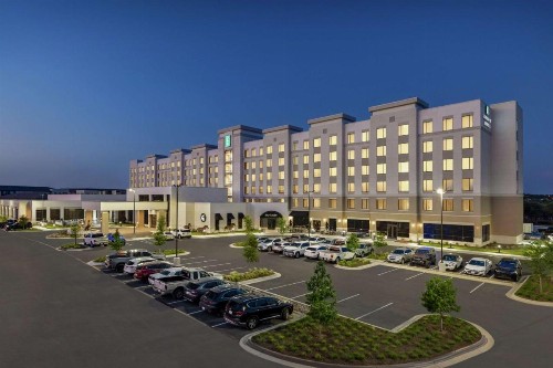 Embassy Suites by Hilton Round Rock - image 1