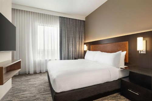 Embassy Suites by Hilton Round Rock - image 8