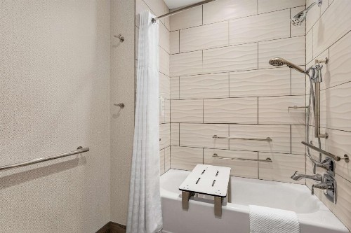 Embassy Suites by Hilton Round Rock - image 9