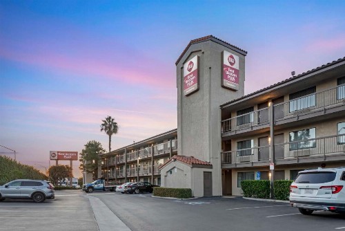 Best Western Plus Executive Inn - image 1
