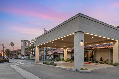 Best Western Plus Executive Inn - image 15