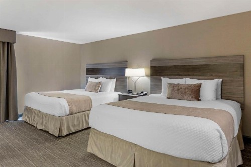 Best Western Plus Executive Inn - image 16