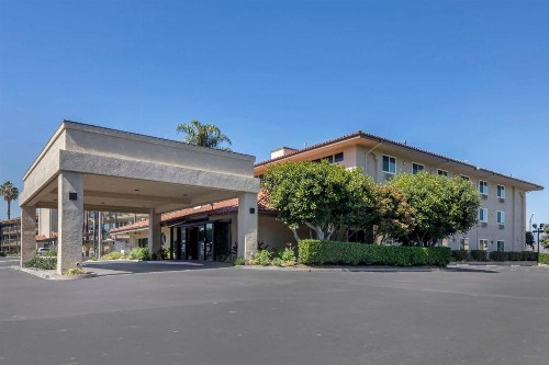 Best Western Plus Executive Inn - image 19