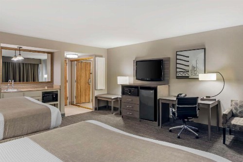 Best Western Plus Executive Inn - image 22