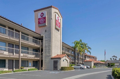 Best Western Plus Executive Inn - image 23