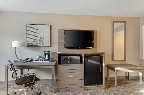 Best Western Plus Executive Inn - image 24