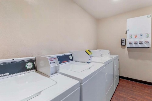 Best Western Plus Executive Inn - image 25