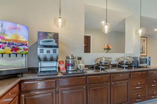 Best Western Plus Executive Inn - image 44
