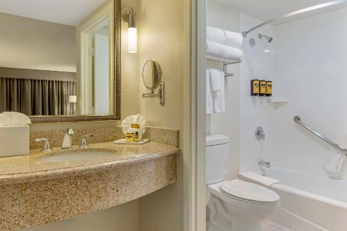 Best Western Plus Executive Inn - image 6