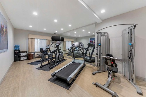 Best Western Plus Executive Inn - image 8
