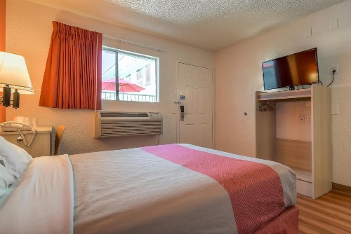 Motel 6-Rowland Heights CA - Los Angeles - Pomona - image 40