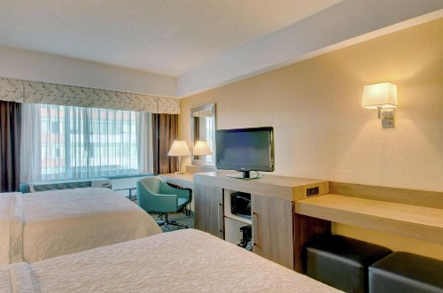 Hampton Inn & Suites Boston Crosstown Center - image 30